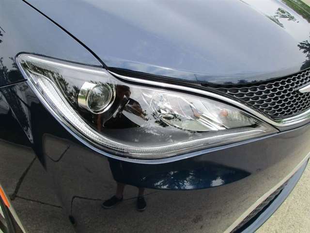 2017 Chrysler Pacifica Touring-L 4dr Mini-Van